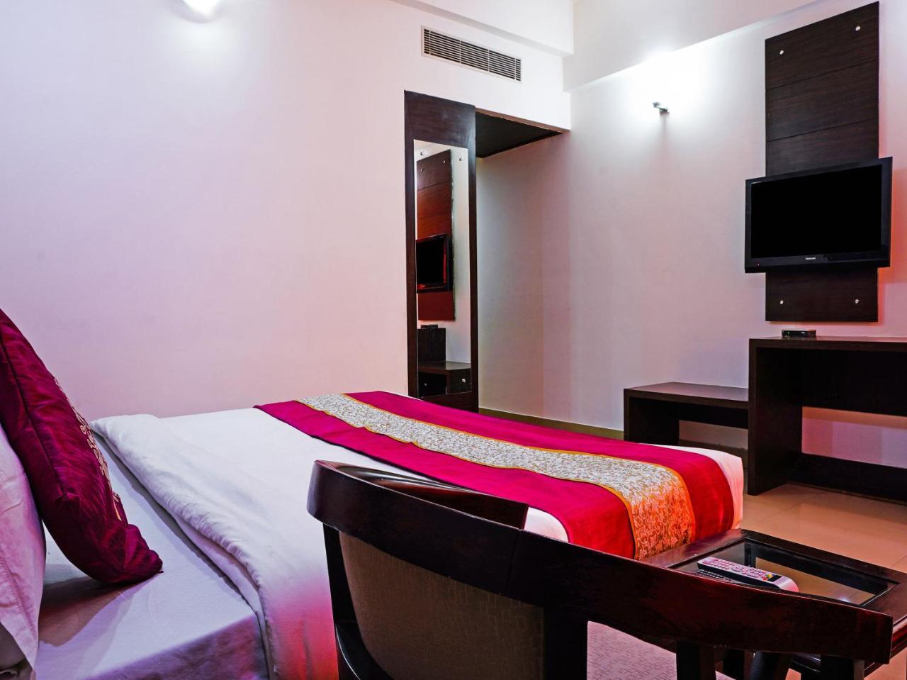 Madhu Resort Agra  Exterior foto